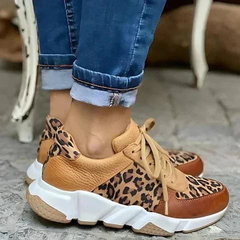 Savannah Motion Sneaker