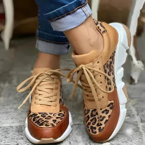 Savannah Motion Sneaker