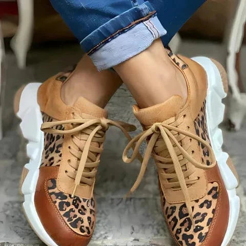 Savannah Motion Sneaker