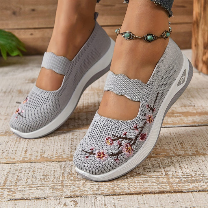 Clara Bloom Trainers