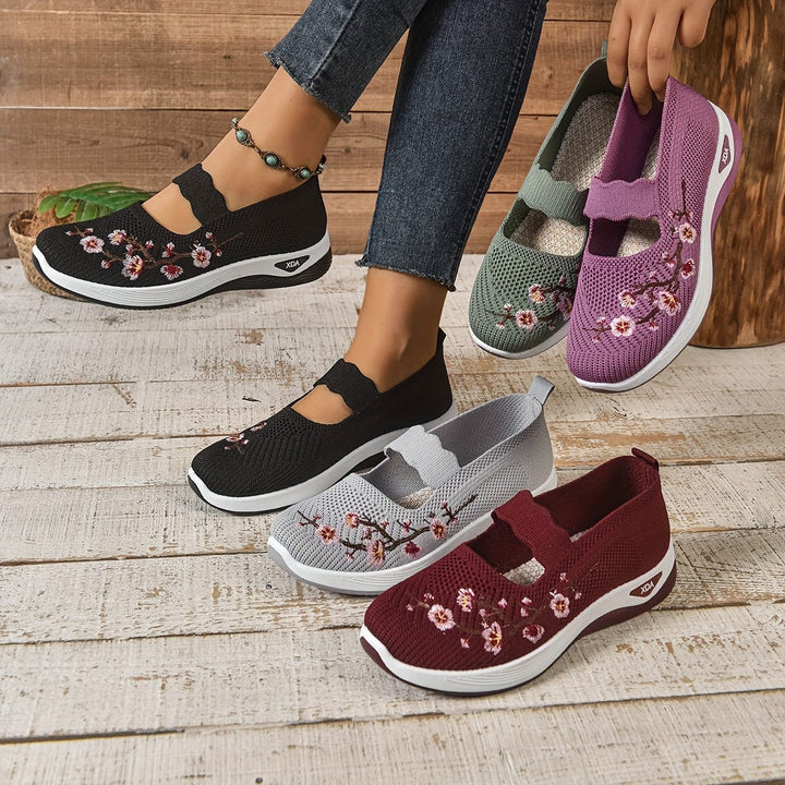 Clara Bloom Trainers