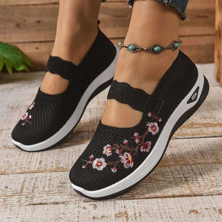 Clara Bloom Trainers