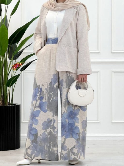 Beige long-sleeved blazer and printed trousers set