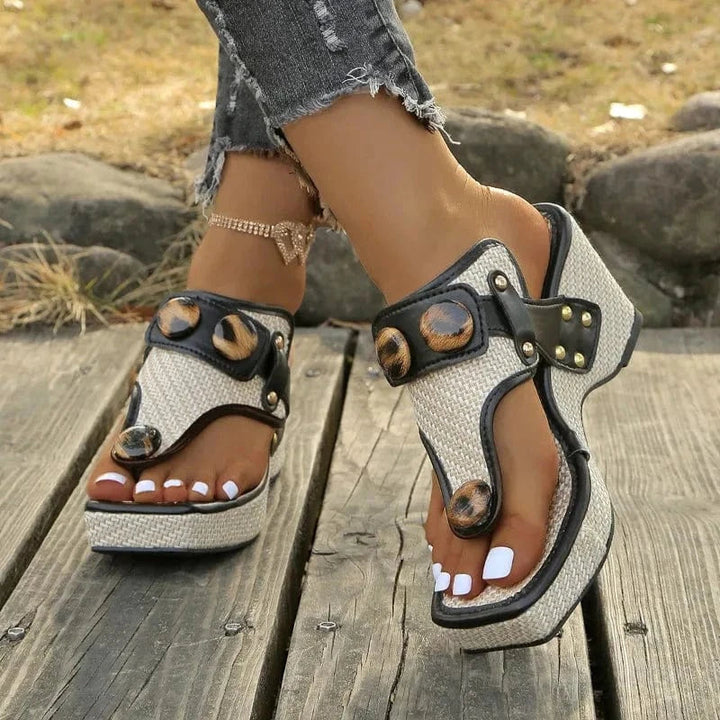 Evelina Resin Slides