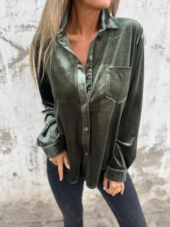 Amaryllis – Elegant and trendy velvet blouse